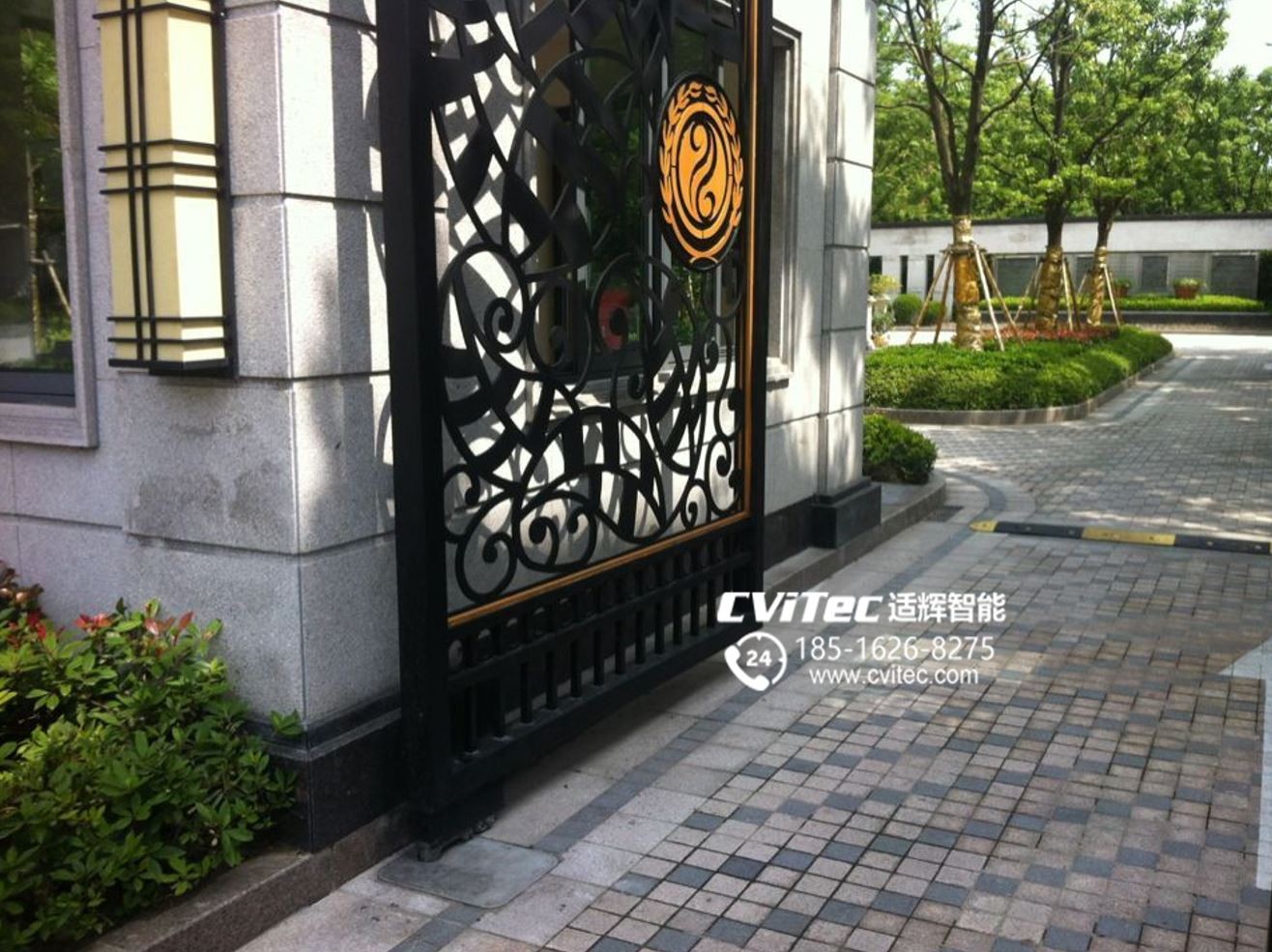 浦东东郊别墅大门采用意大利耐氏ME3000地埋电机