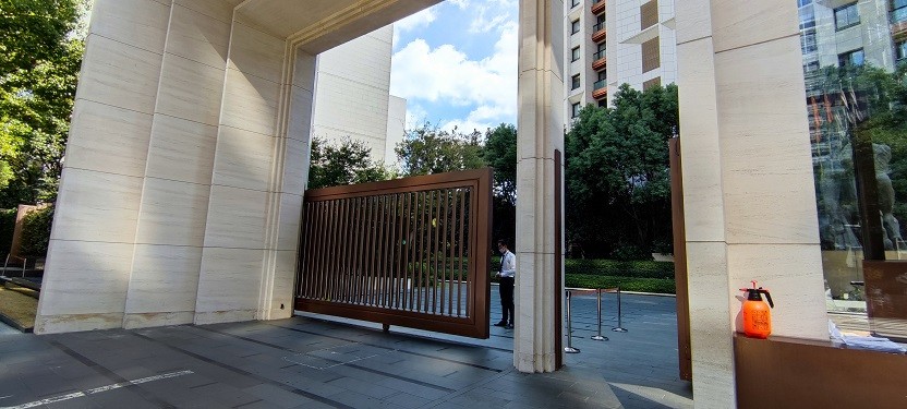 上海古北壹号大门采用TUB4000平移门电机