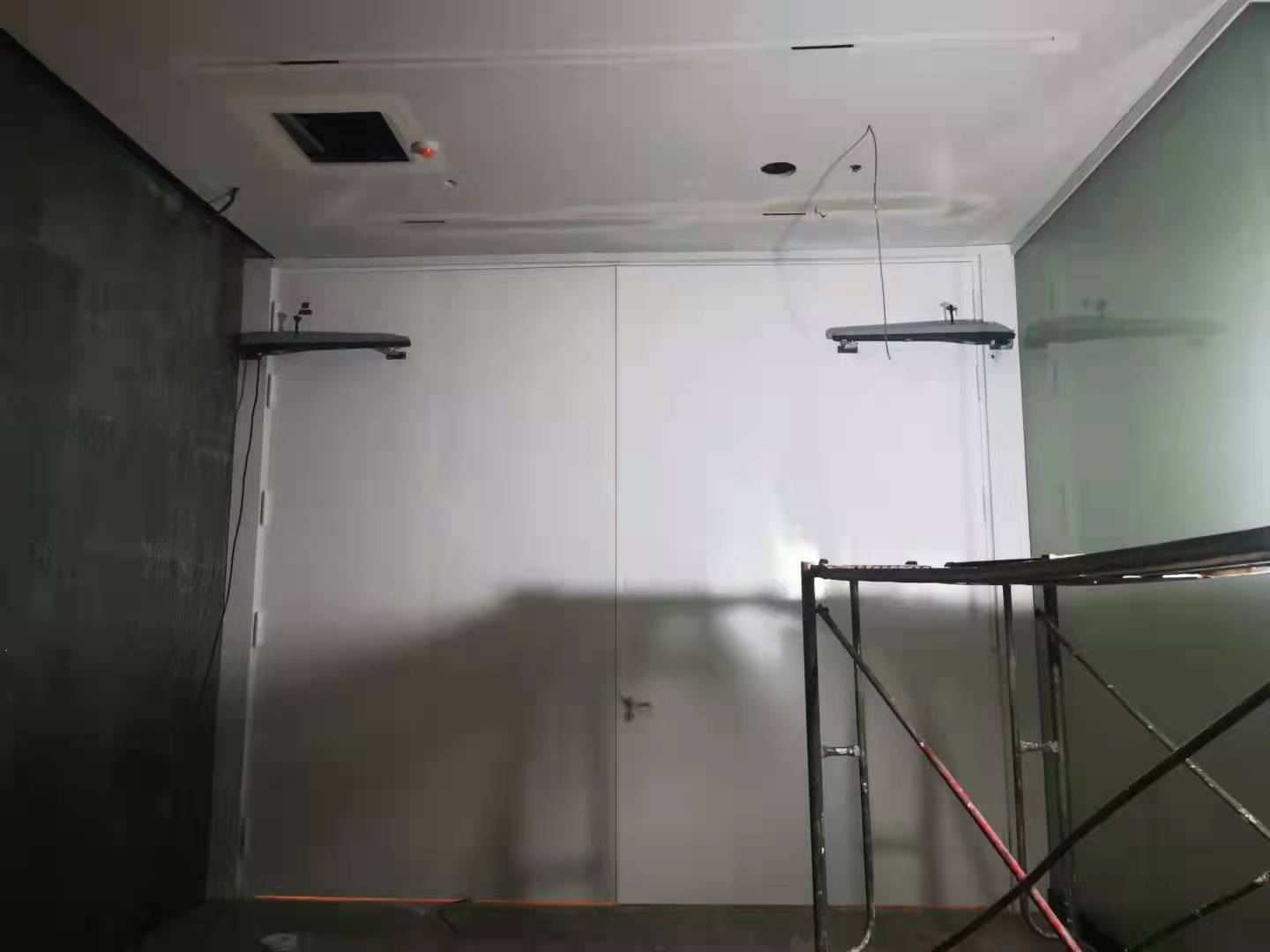 上海世博滨江大厦北座地下消防门采用耐氏平开门机TO5024 上海世博滨江大厦北座地下消防门采用耐氏平开门机TO5024